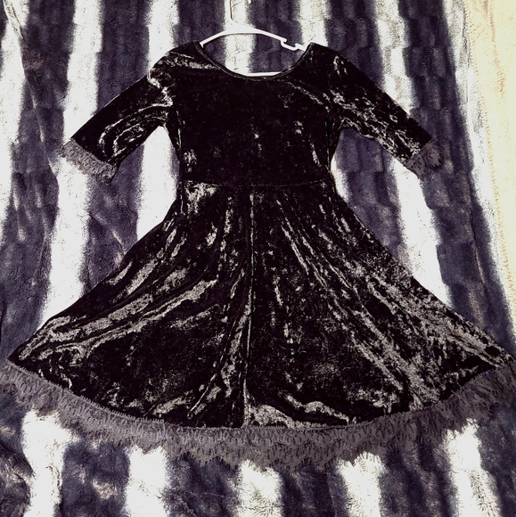 ⚡️EVERYTHING MUST GO⚡️Black Velvet Dress⚡️WHOLE PAGE $25 &UNDER⚡️ - Picture 7 of 8